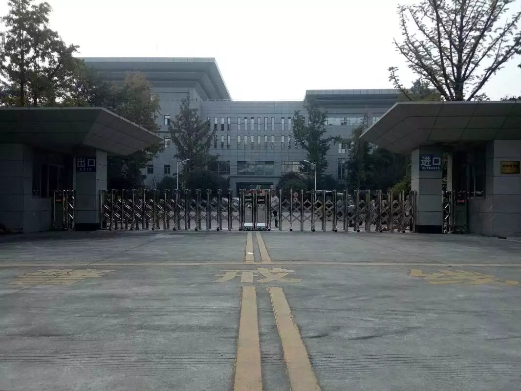 长垣县长垣县四川消防总队伸缩门